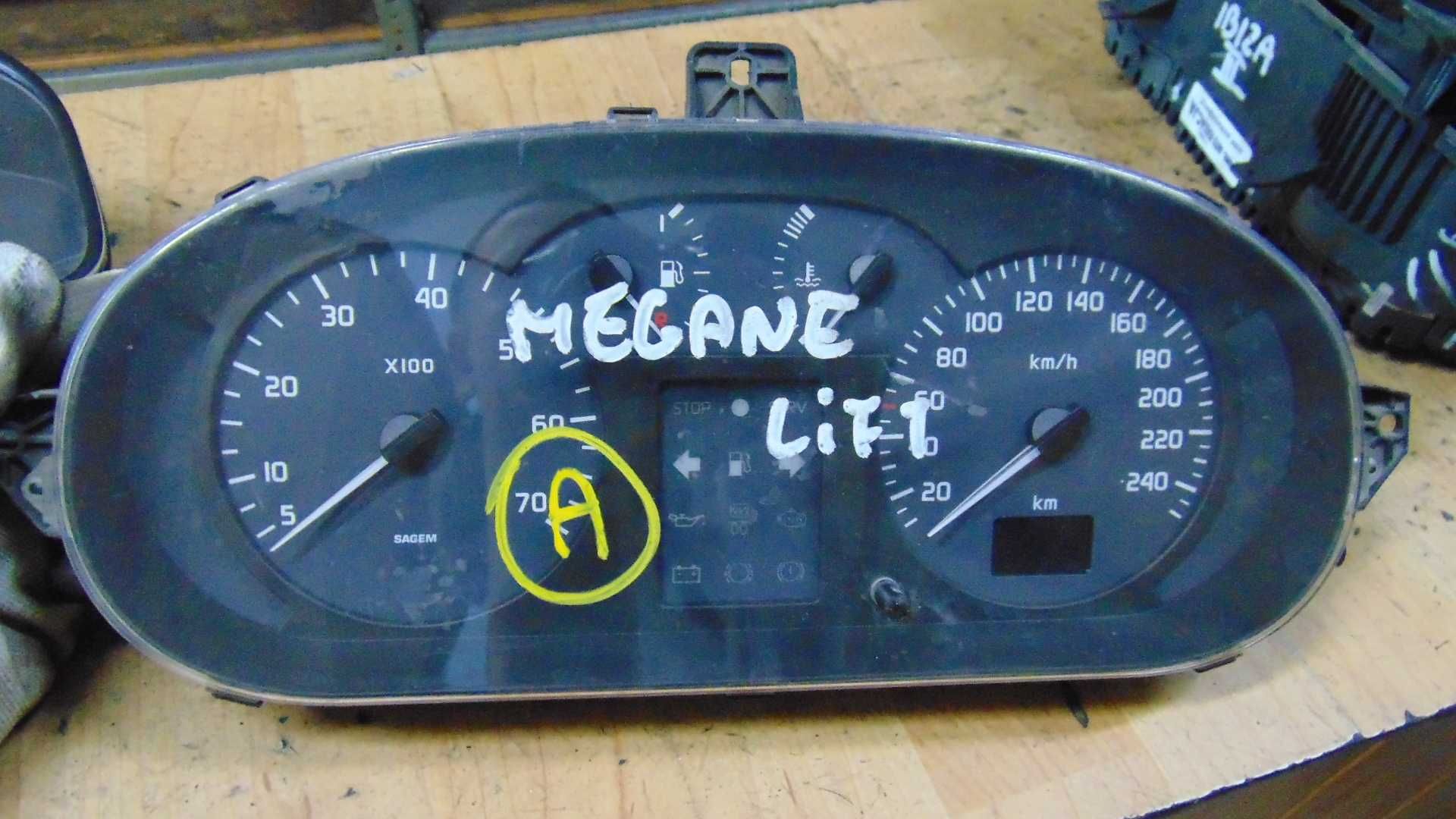 Mar55 Licznik zegary prędkościomierz renault megane I lift wysyłka