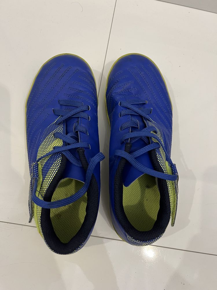 Korki piłkarskie buty do gry w piłkę Decathlon