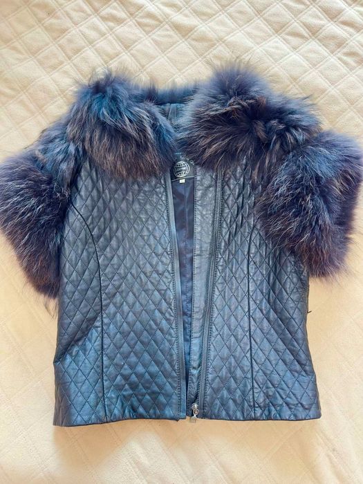 Продам жилетку кожаную с мехом норки