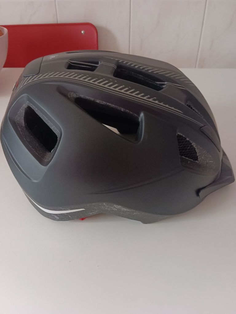 Capacete para bicicleta com luz e outros afins