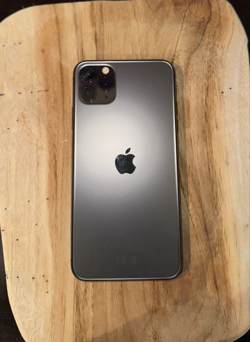 Sprzedam iPhone 11 Pro Max.64 gb