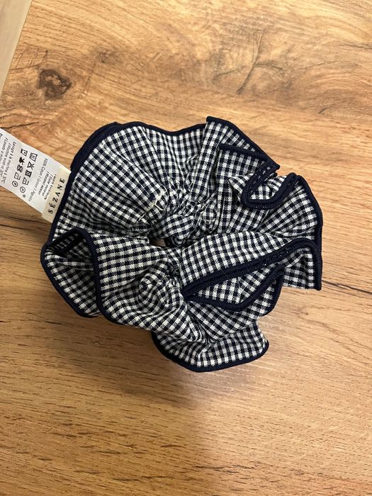 Gumka do włosów scrunchie Sezane, w kratę, granatowa. Nowa