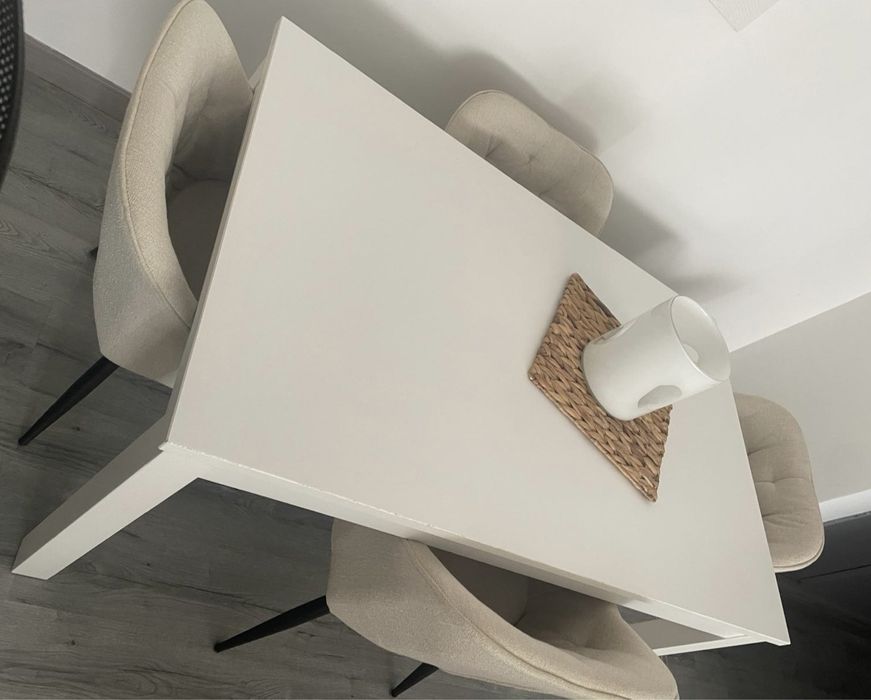 Cadeiras (4x) bege Sklum + Mesa Laneberg Ikea branca extensivél