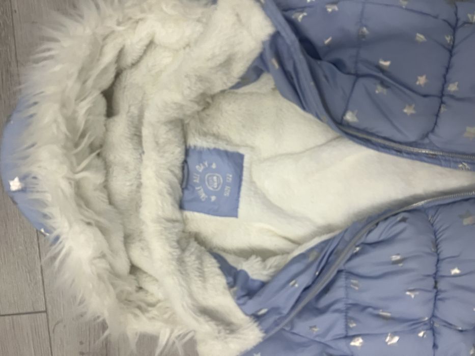 Зимова куртка в ідеальному стані 122розмір