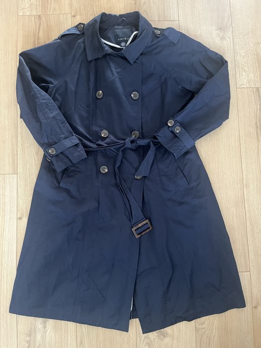 Świetny klasyczny trencz