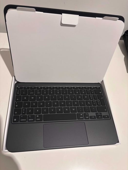 Capa APPLE Magic Keyboard iPad Pro 11''