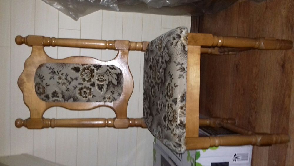 Krzeslo drewniane