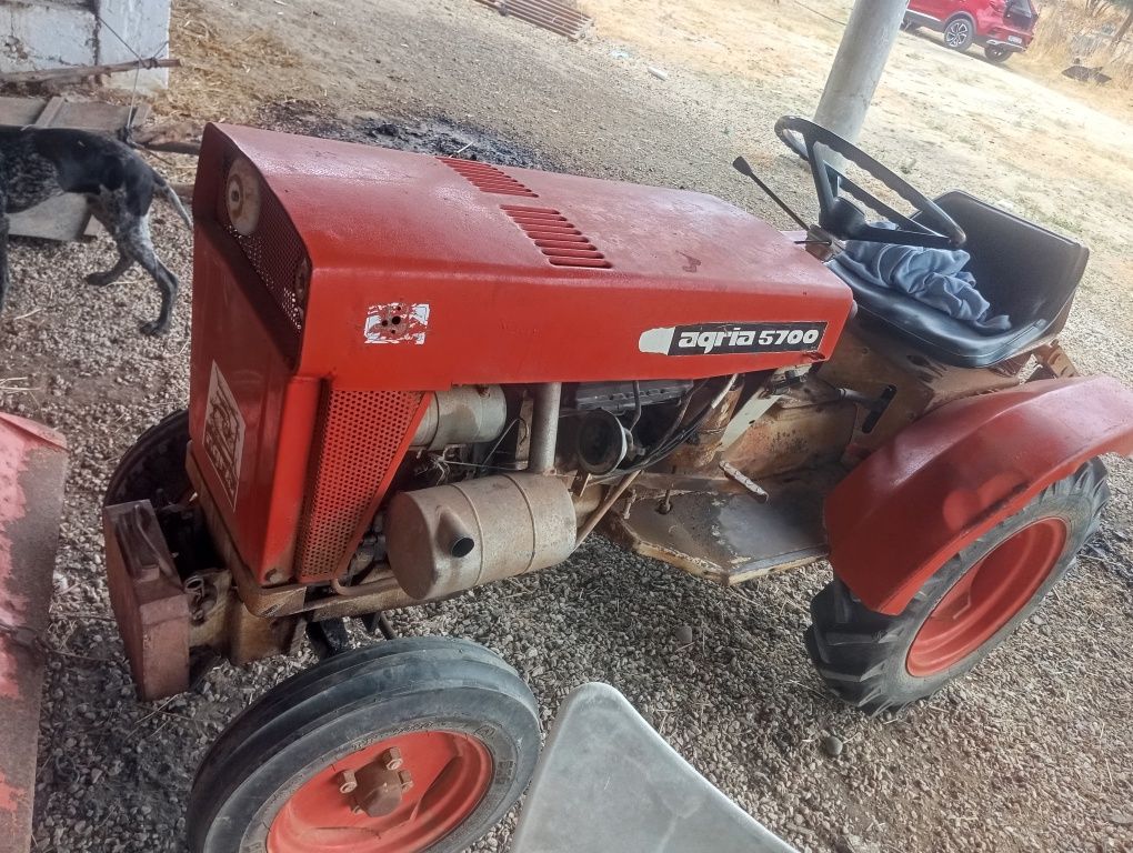 Vendo trator agria