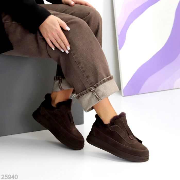 Жіночі шкіряні зимові черевики в кольорах