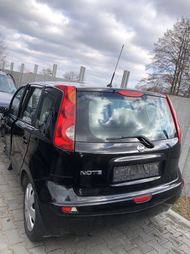 Klapa tył tylna bagażnika Nissan Note E11 Z11