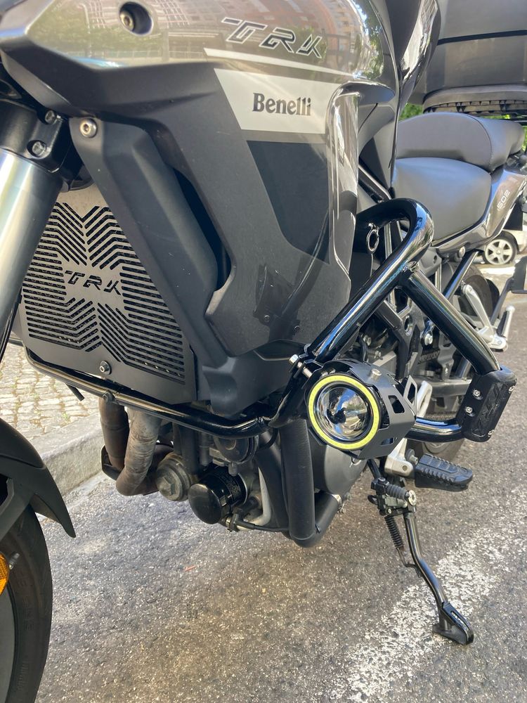 Benelli TRK 502.