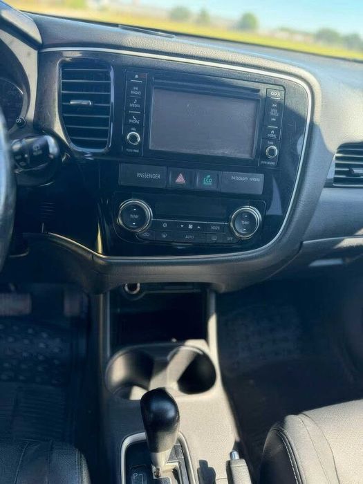 Mitsubishi Outlander SEL S-AWC      2016