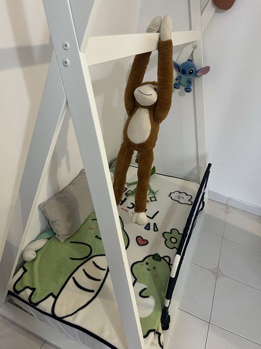 Cama de crianca, com colchao incluido e trava