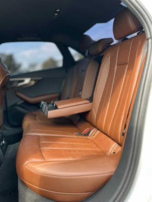 Audi A4 quattro Premium Plus      2019