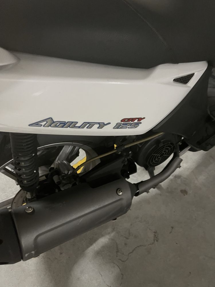 Agilty 125 branco.