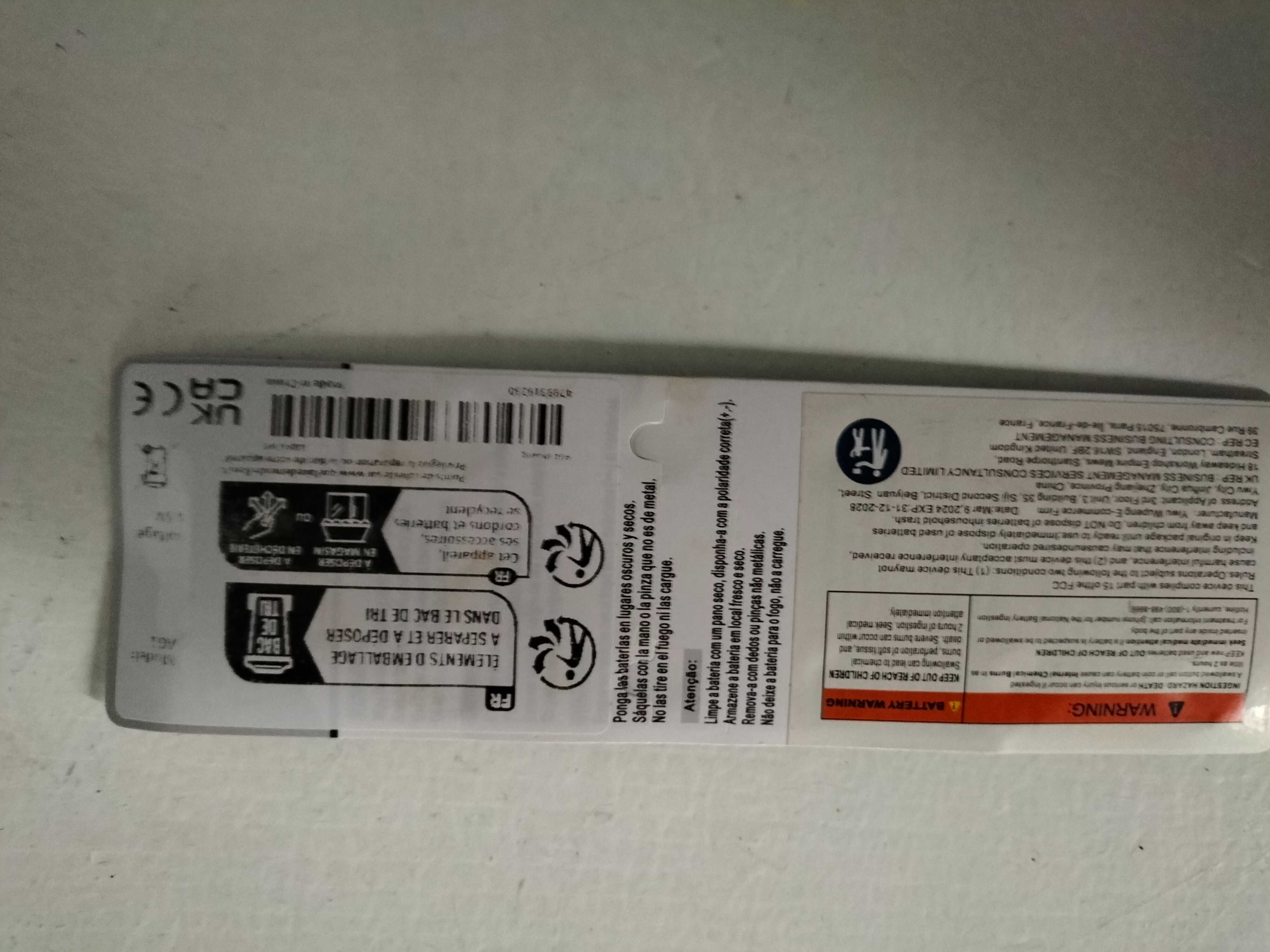 Pilhas de relógio, calculadora etc