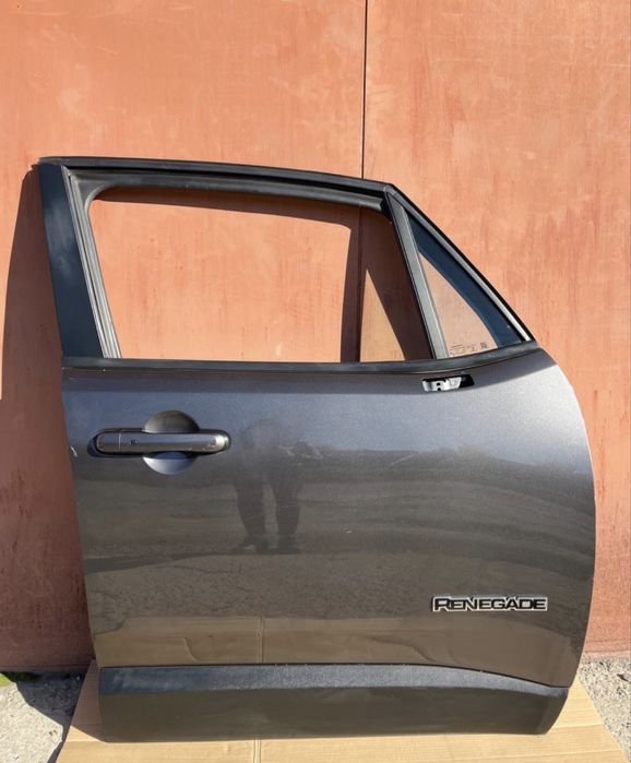 Двері праві Джип ренегат 13-25, дверь передняя Jeep Renegade 13-25