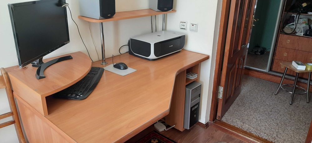 Комп"ютерний стіл