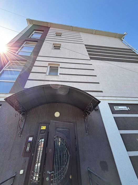 Продаю квартиру-студію в центрі міста!!!