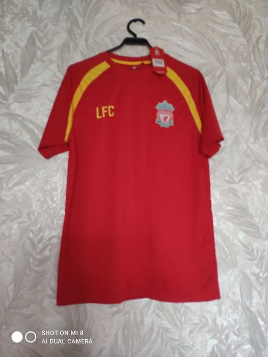 Спортивна футболка