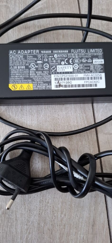 Ładawarka laptopa Fujitsu