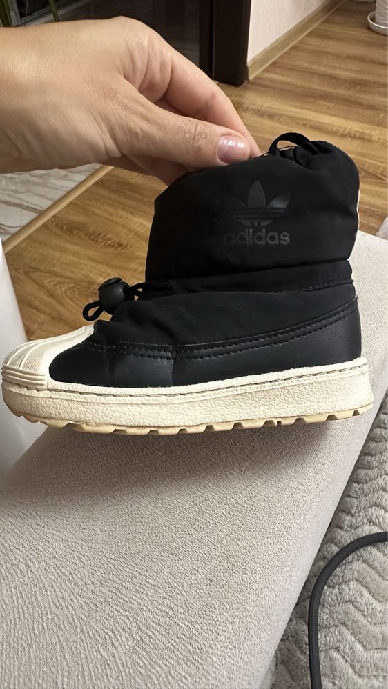 Продам adidas дитячі