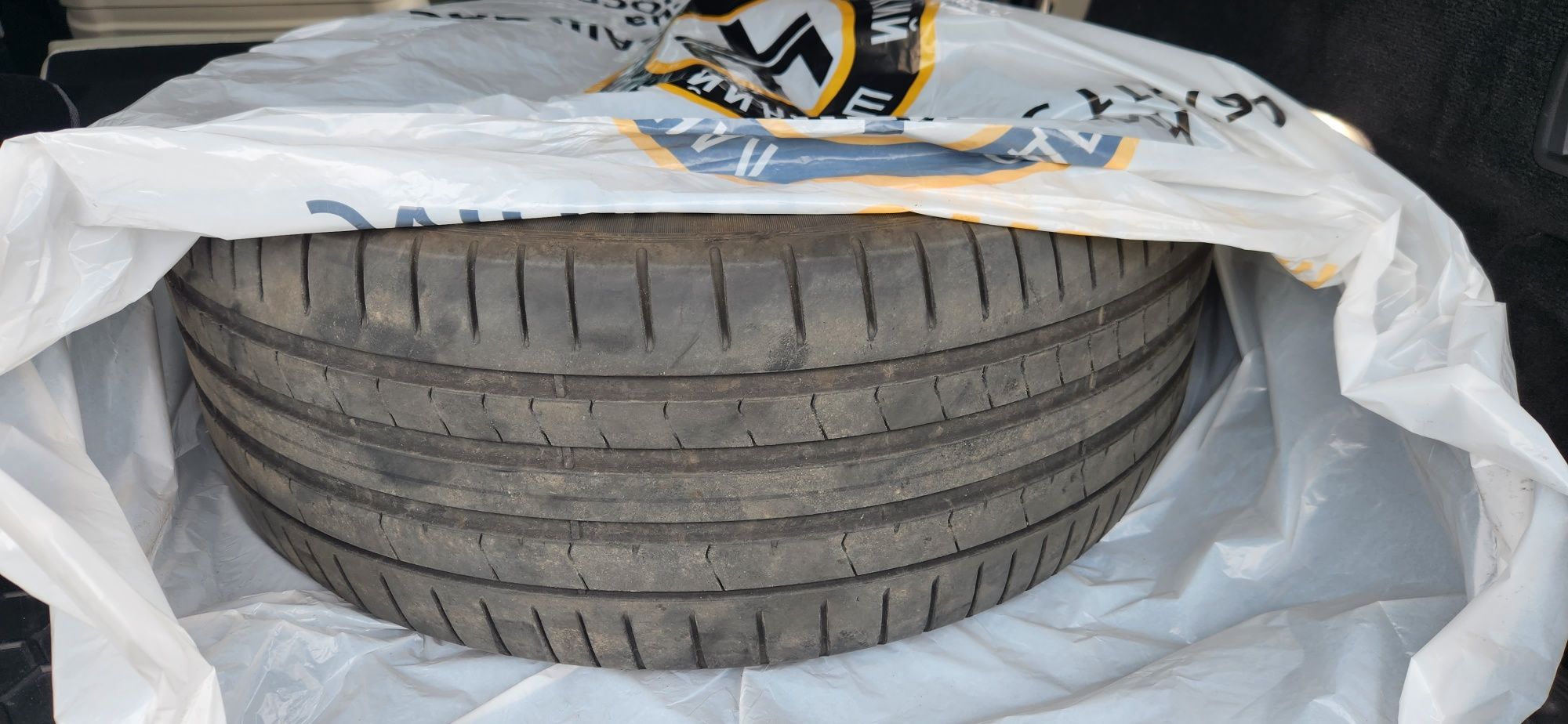 Продаються шини Pirelli PZero  для BMW X5

- **Передні**: