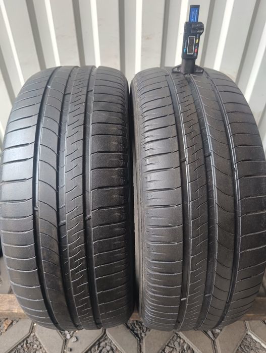 Para używanych opon Michelin energy saver 205/55 16
