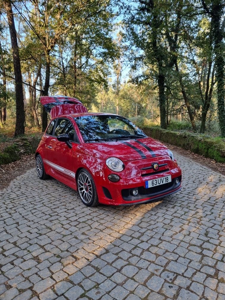 Fiat 500 abarth.