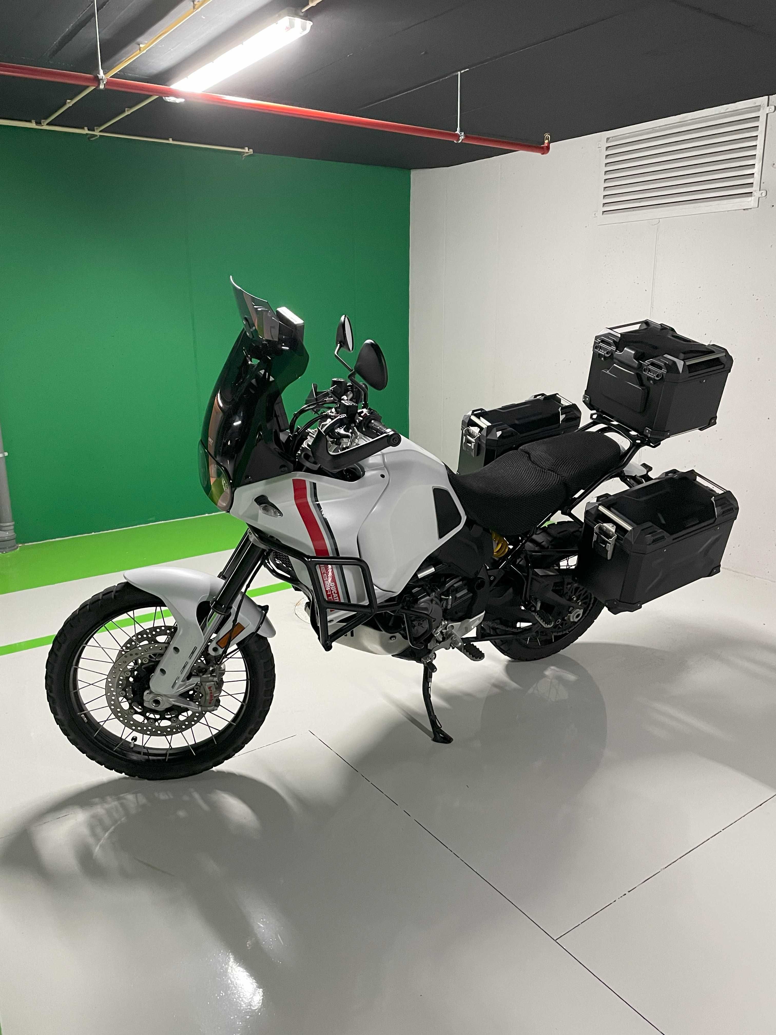Ducati DesertX 2023
