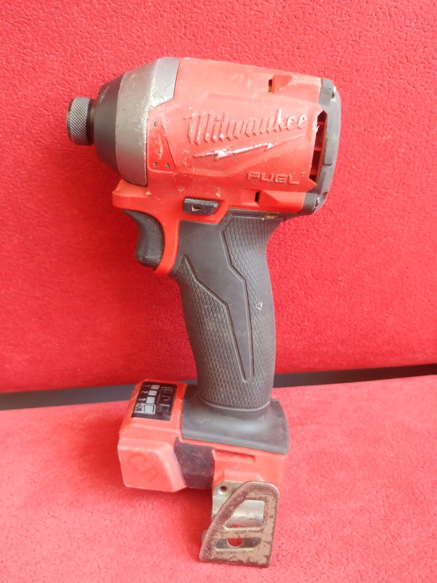 Zakretarka Milwaukee fid2