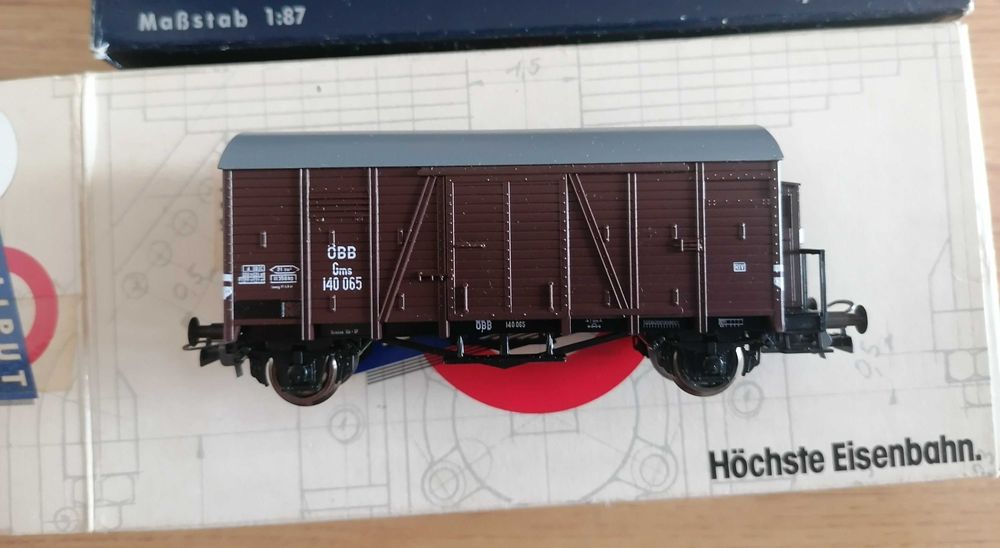 Wagon towarowy kryty Liliput pasuje do Piko