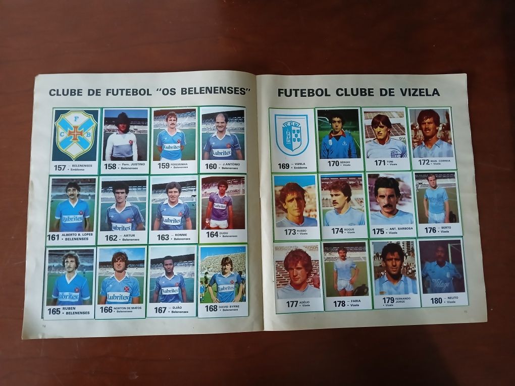 Caderneta completa de futebol 1985