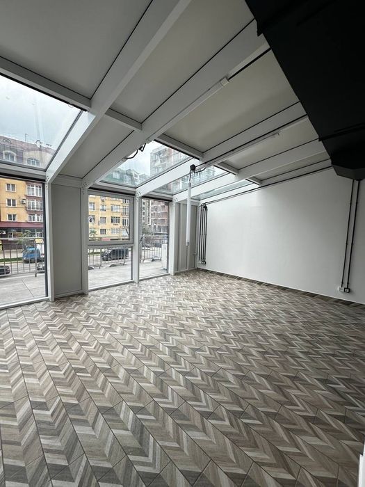 Оренда фасадного приміщення 163 м2 в центрі