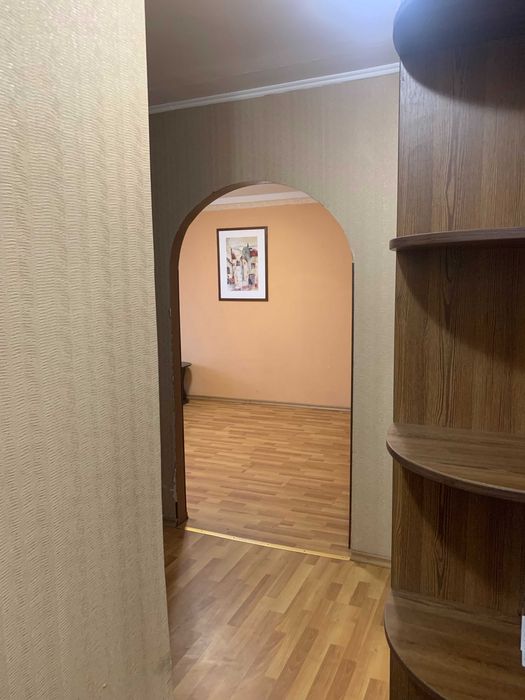 Соц.місто. Поряд з ринком