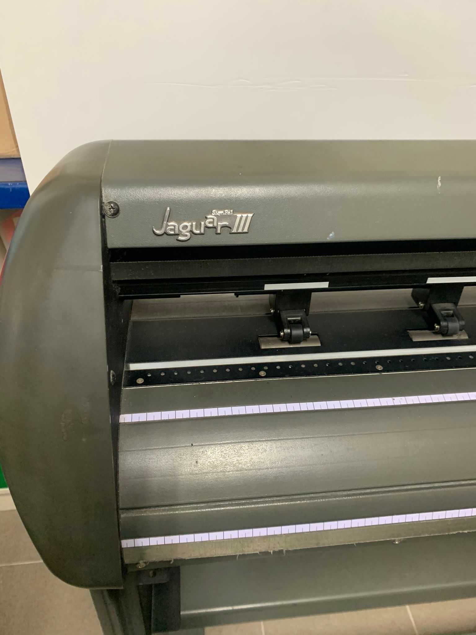 Plotter de Corte Marca GCC Modelo Jaguar III