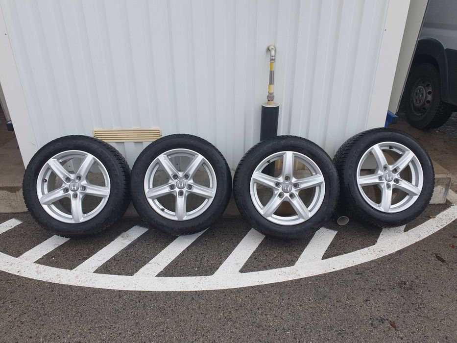 Alufelgi 16 Honda Accord 5x114,3mm  ET 45 z oponami zimowymi 215/55R16