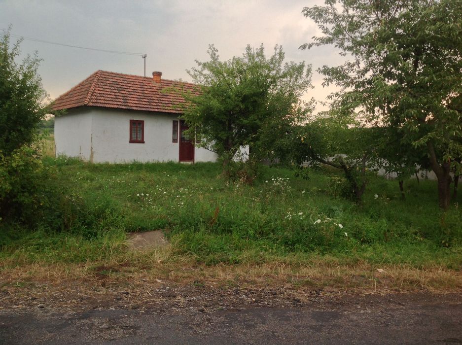 Ділянка з будинком в с.Коршів.