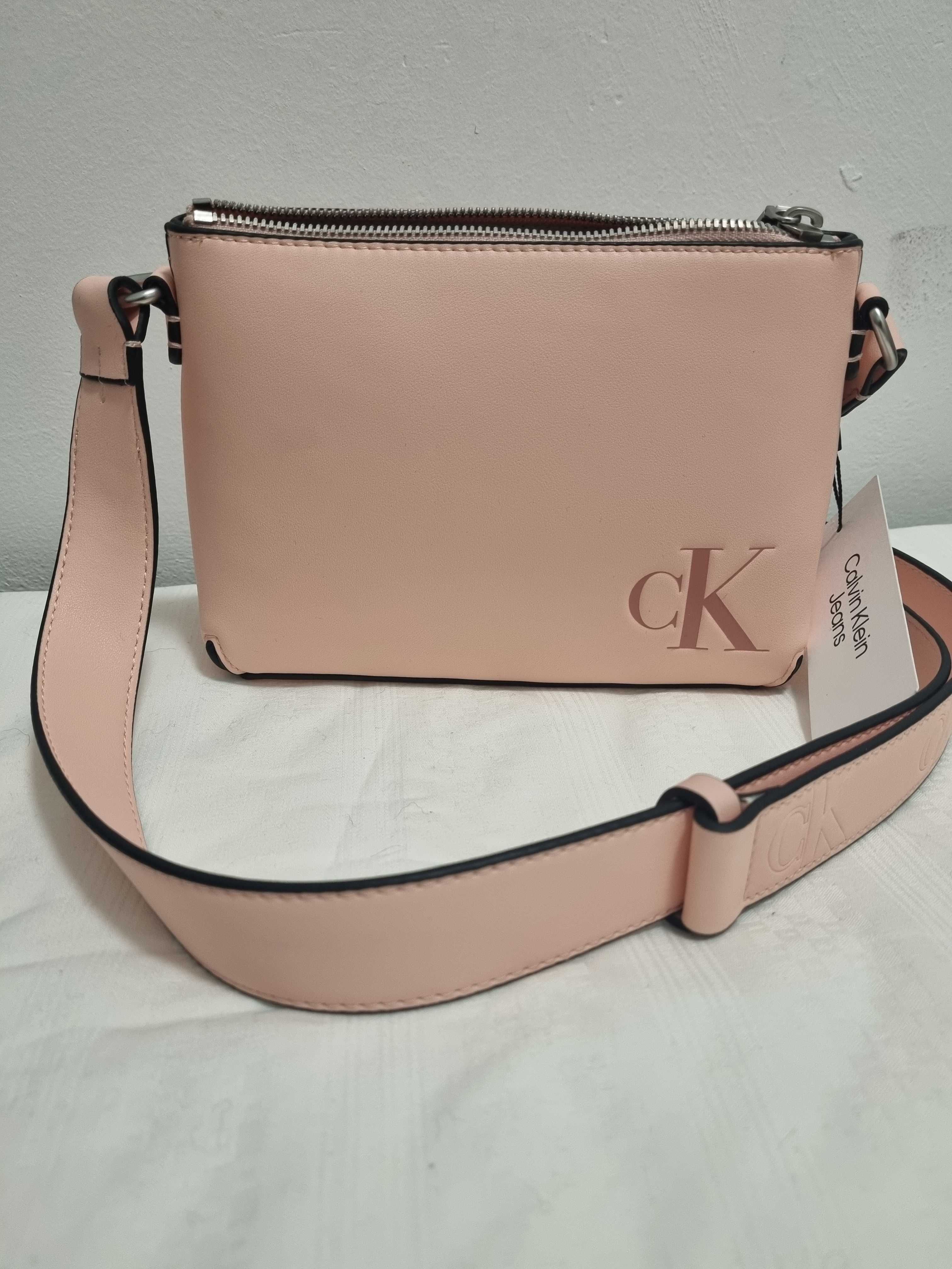 Продам оригінальну жіночу сумочку Calvin Klein