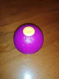 Piłka plastikowa na smakołyki z dwoma otworami