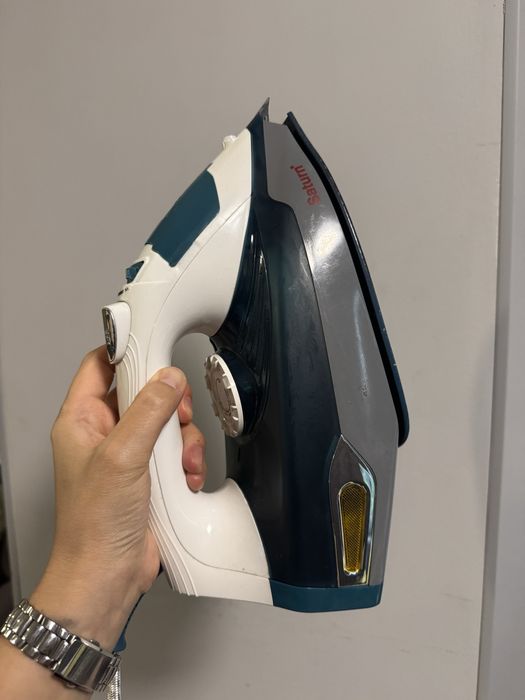 Праска Saturn утюг