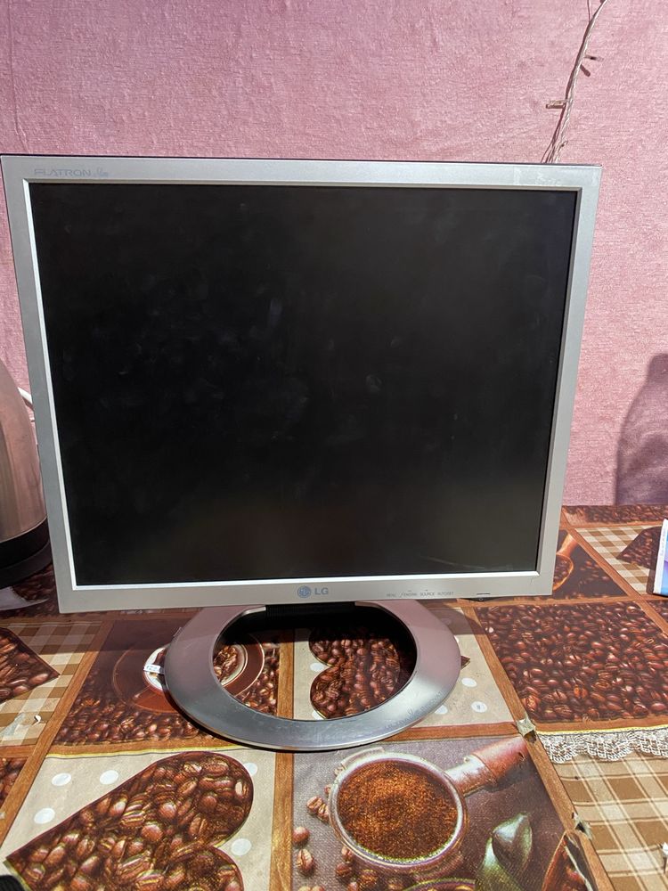 Продам монітор LG Flatron L1953TR-SF.