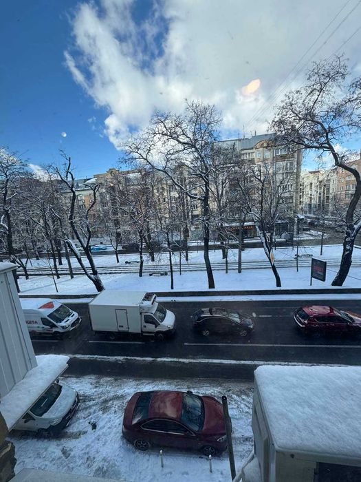 продам 2 кім  Поділ   вул.Верхній Вал 44