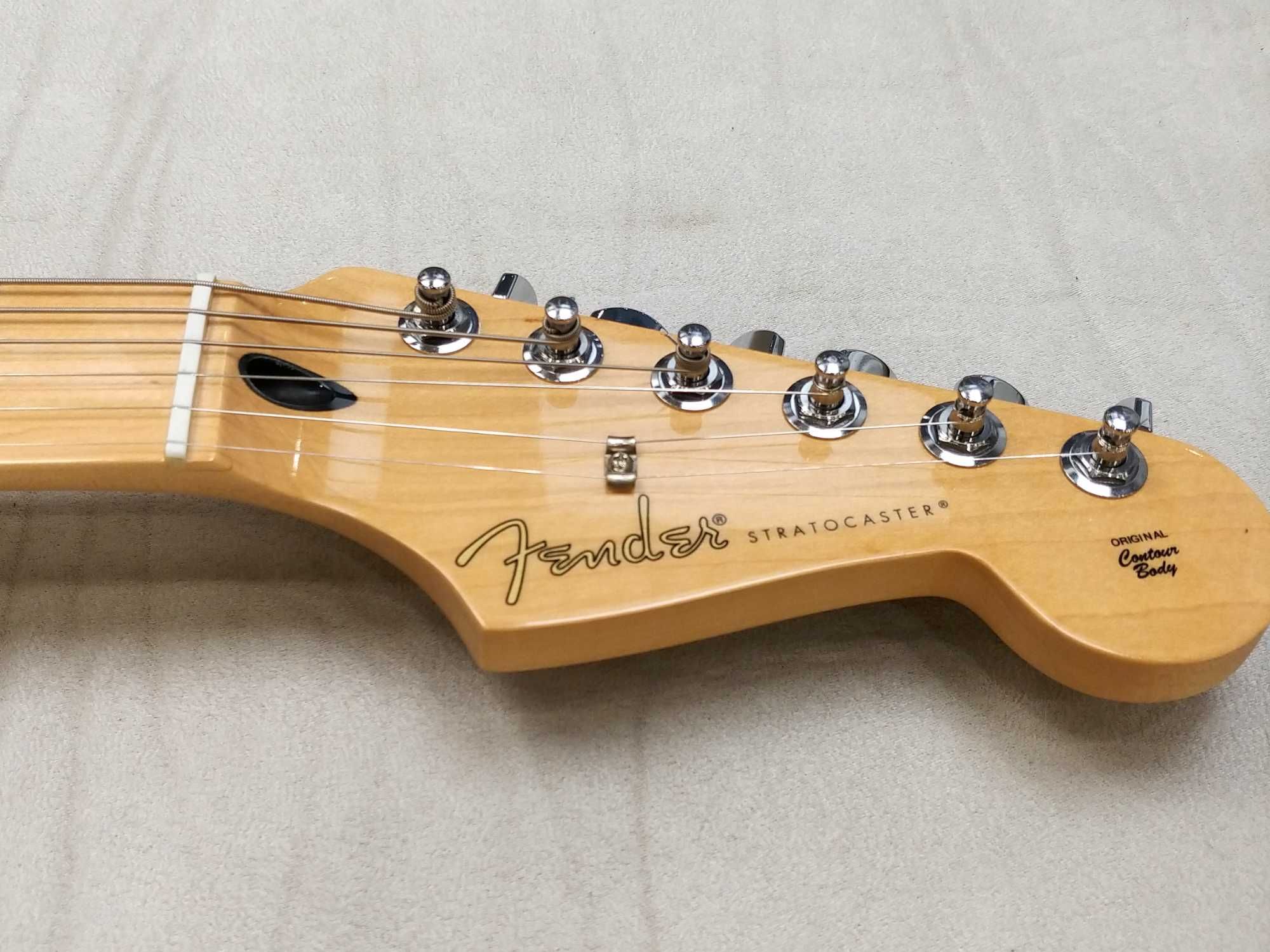 Fender Player Stratocaster Plus Top, 2022 Aged Cherry Burst, Hard Case