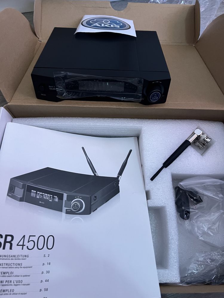 Продам   Новую радиосистему (база) AKG SR 4500