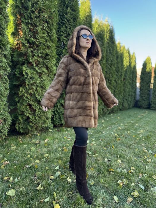 Норковая шуба с капюшоном