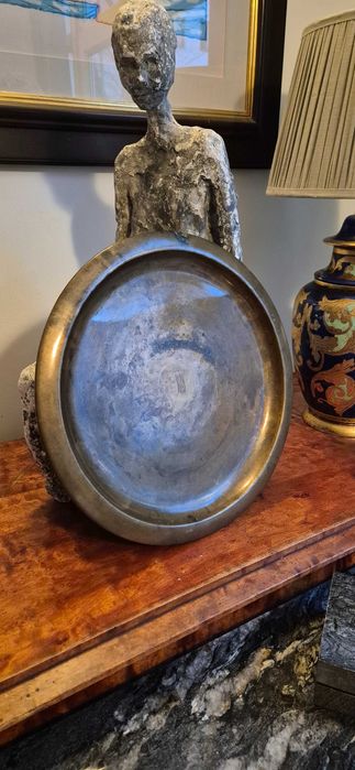 Przepiekna antyczna wiktoriańska okrągła mosiężna taca antyk