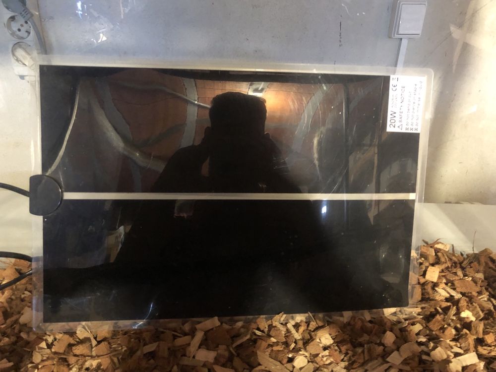 Vendo terrário 85x45 com tapete de aquecimento como novo