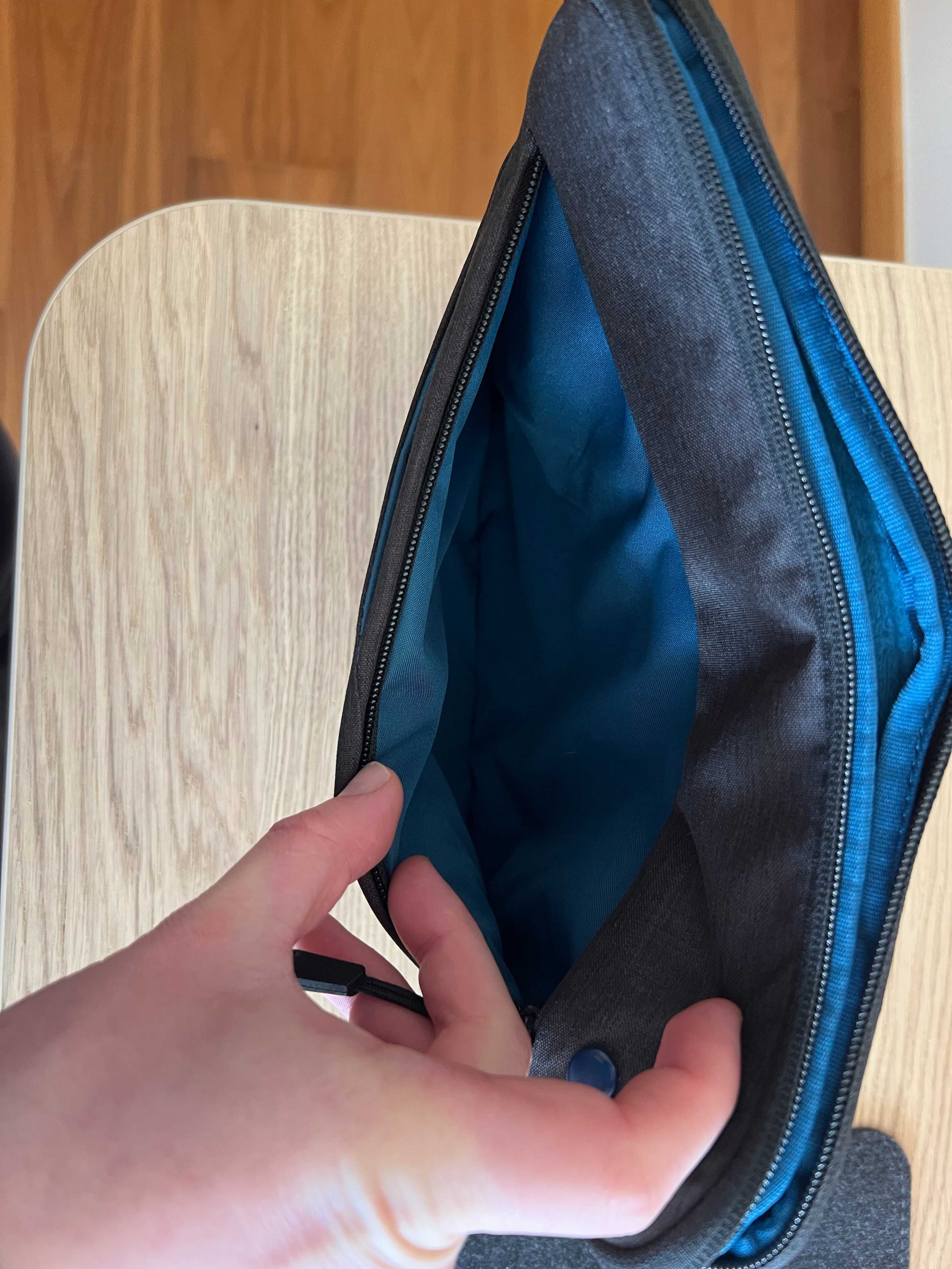Bolsa Tomtoc 11"