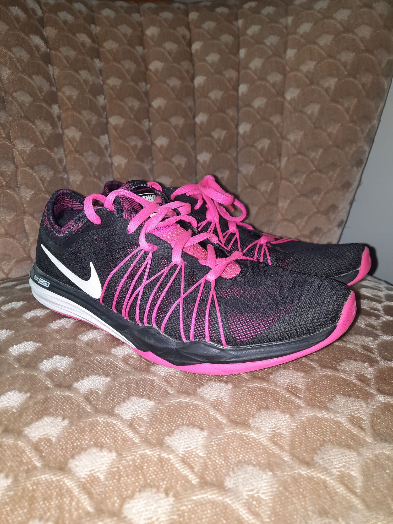 buty sportowe damskie NIKE DUAL FUSION 38

38